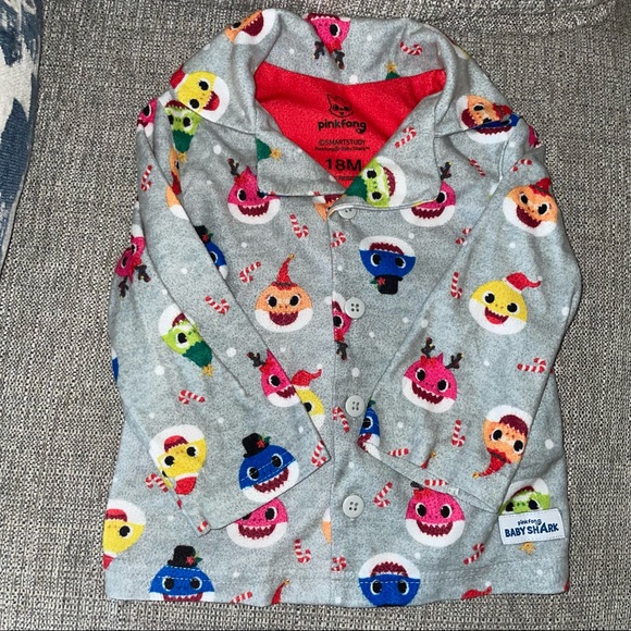 Pink Fong Baby Shark Christmas pjs - Picture 2 of 3